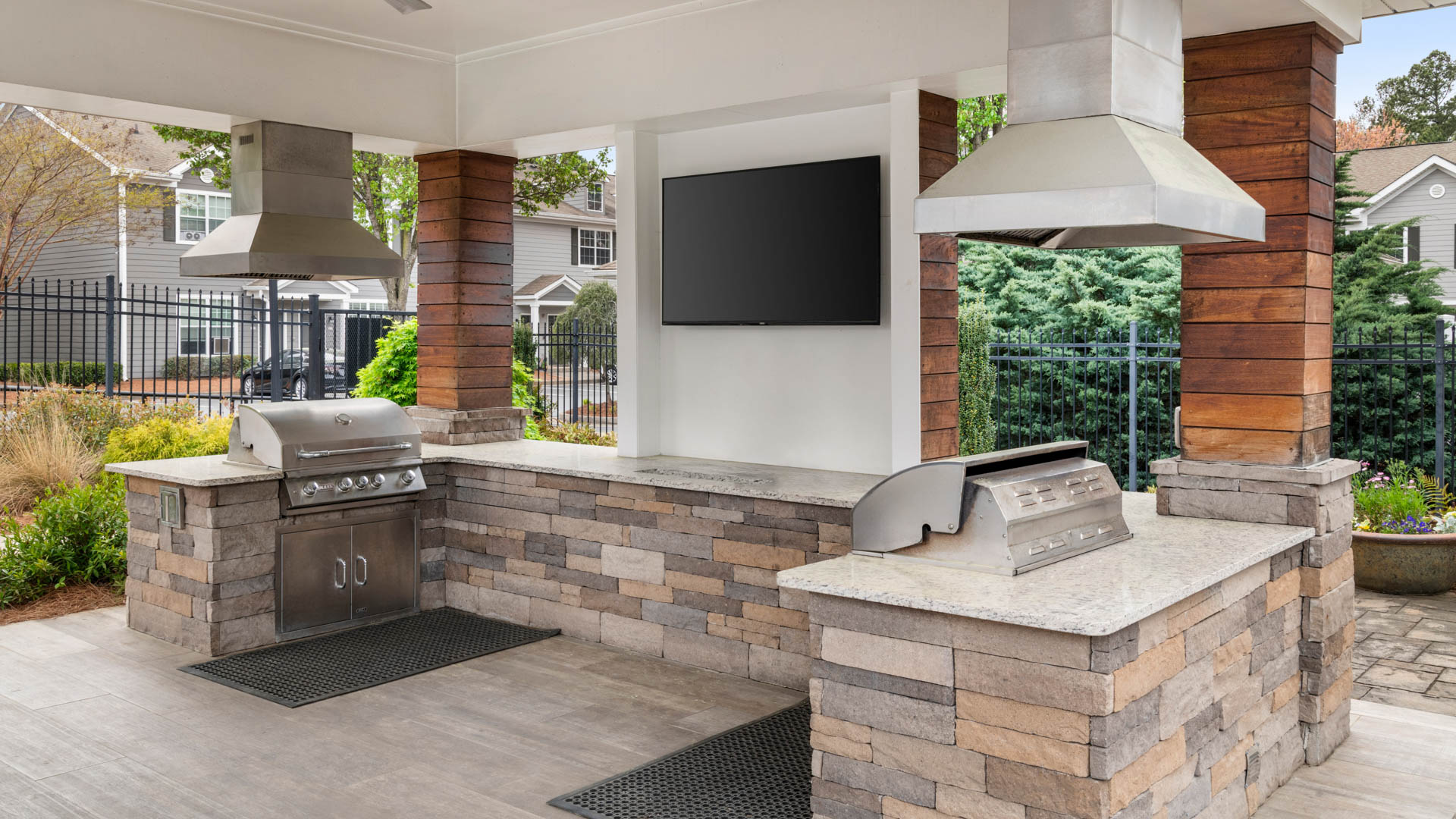 Grill area at Summit Crossing Apartments (3 of 4)