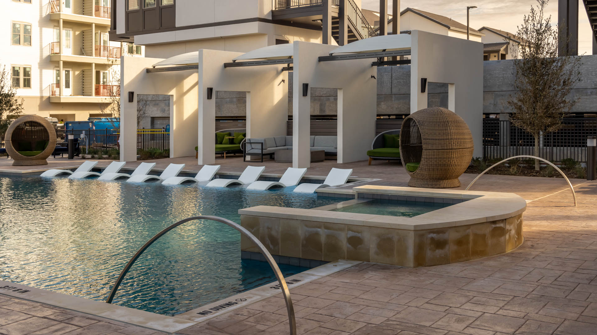 Pool at The Louise Apartments (4 of 4)