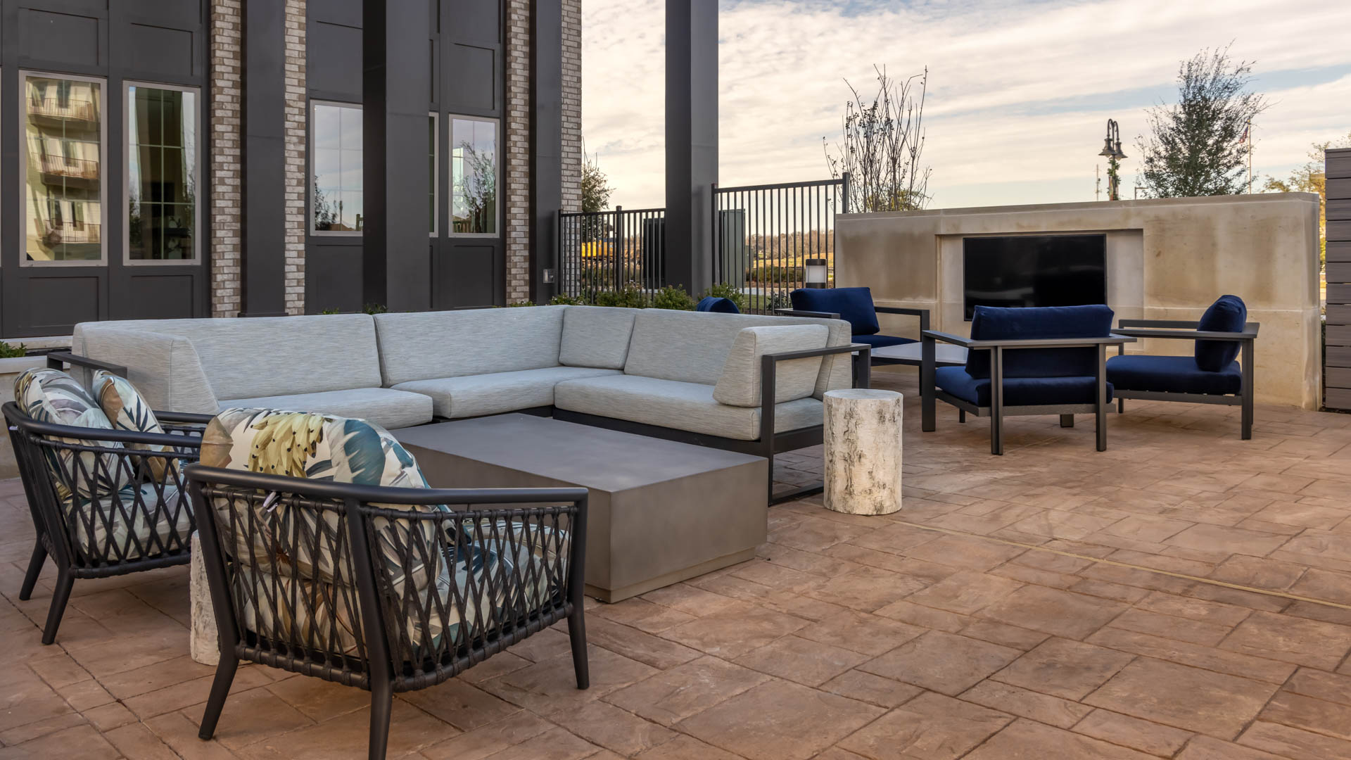 Lounge at The Louise Apartments (5 of 5)