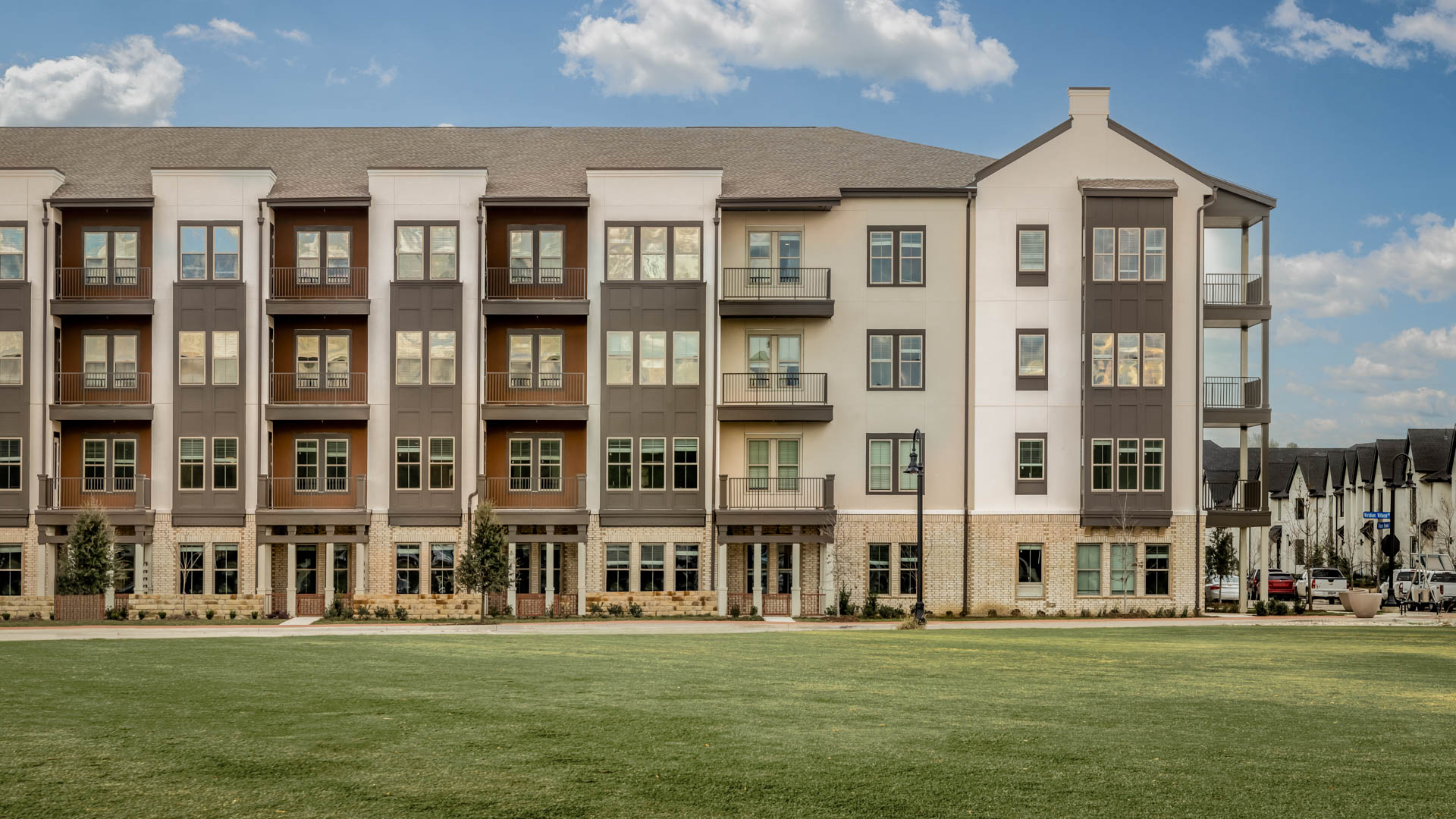 The Louise Apartments 2 of 12