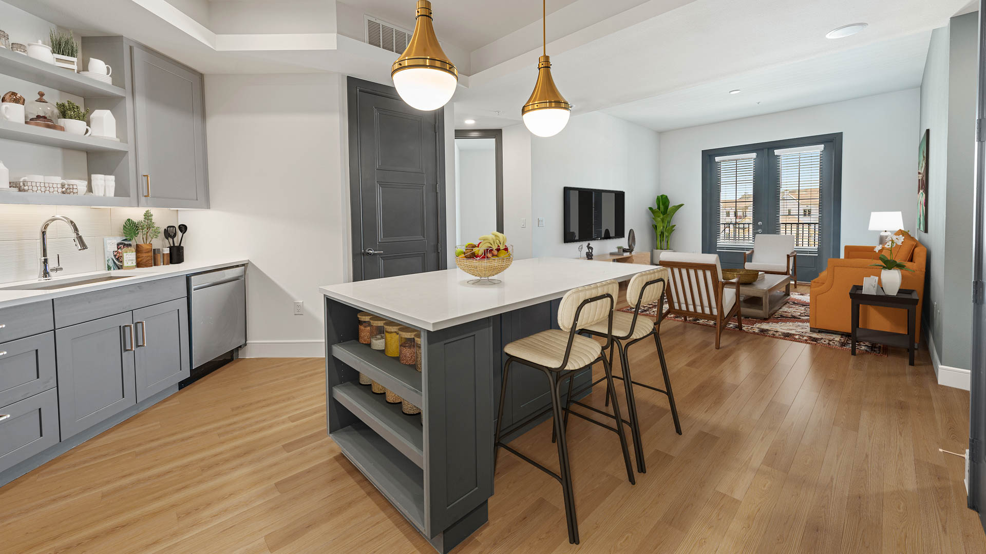 The Louise Apartments 9 of 12
