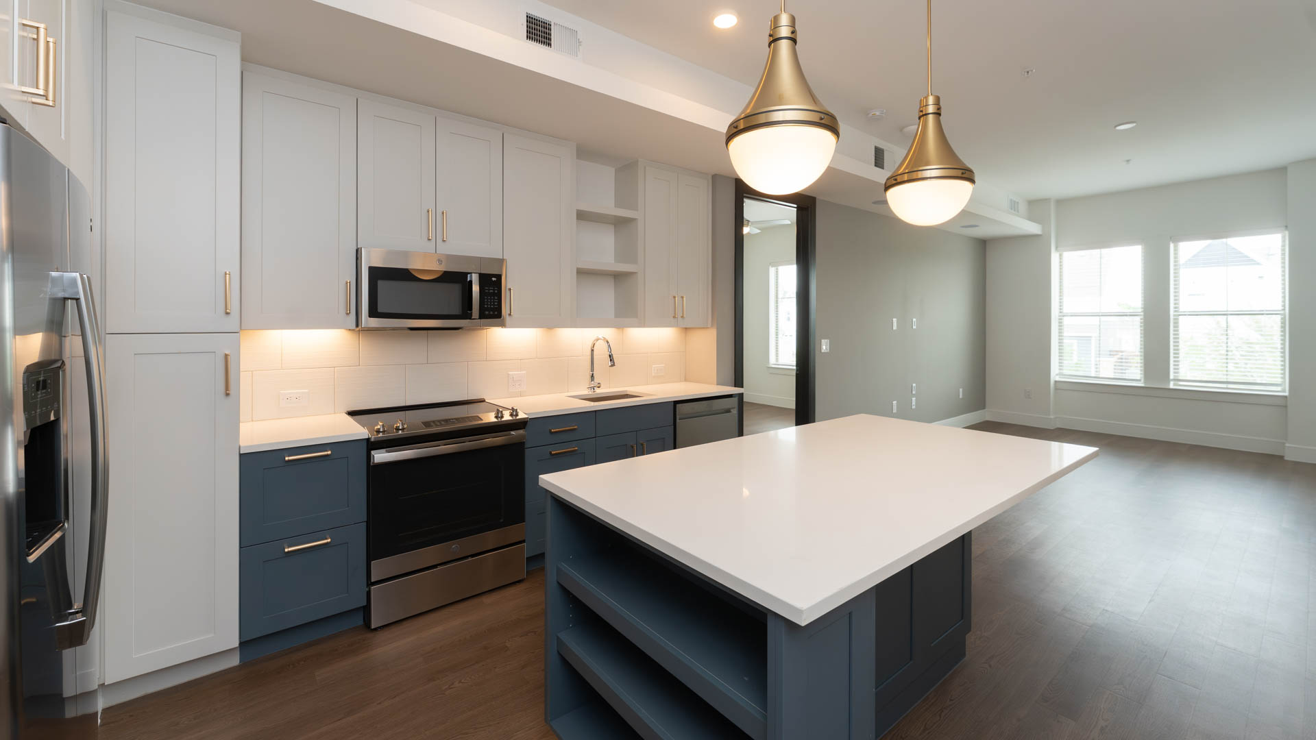 The Louise Apartments 4 of 12