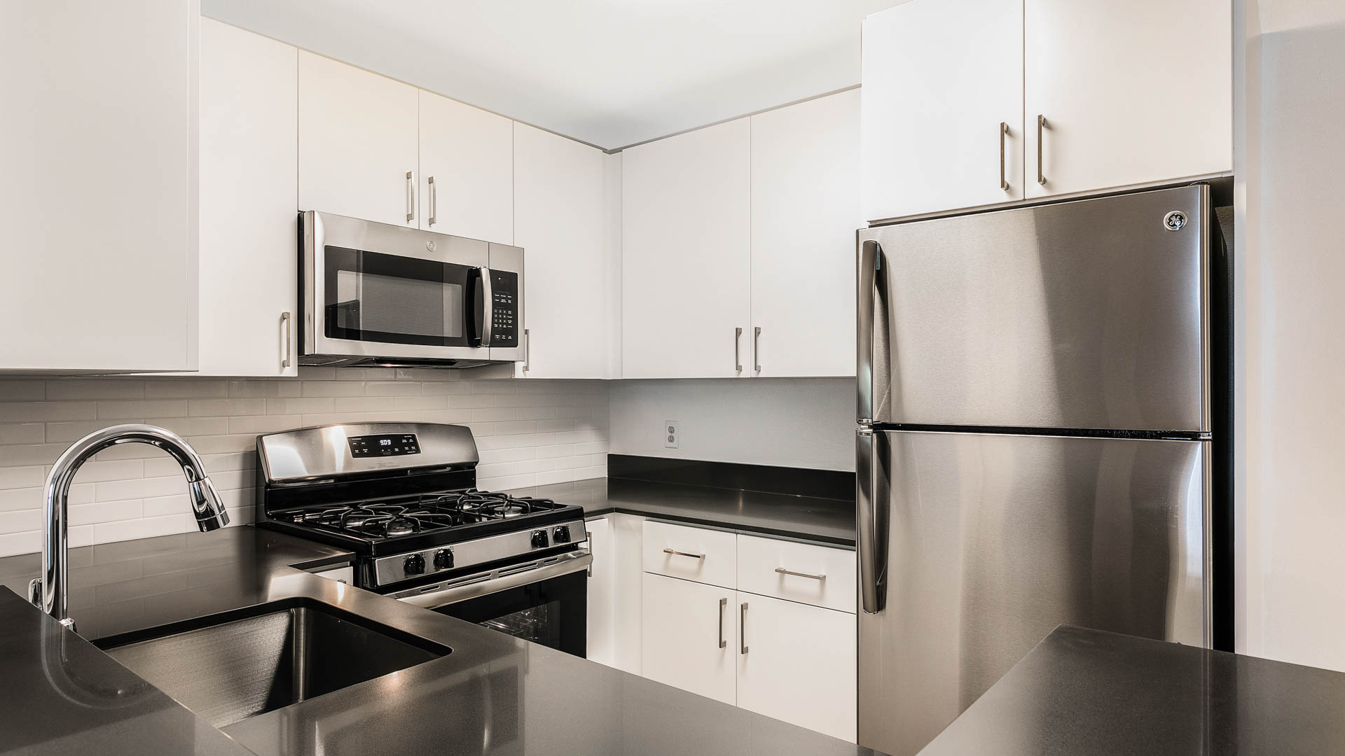 Hathaway Apartments 4 of 12