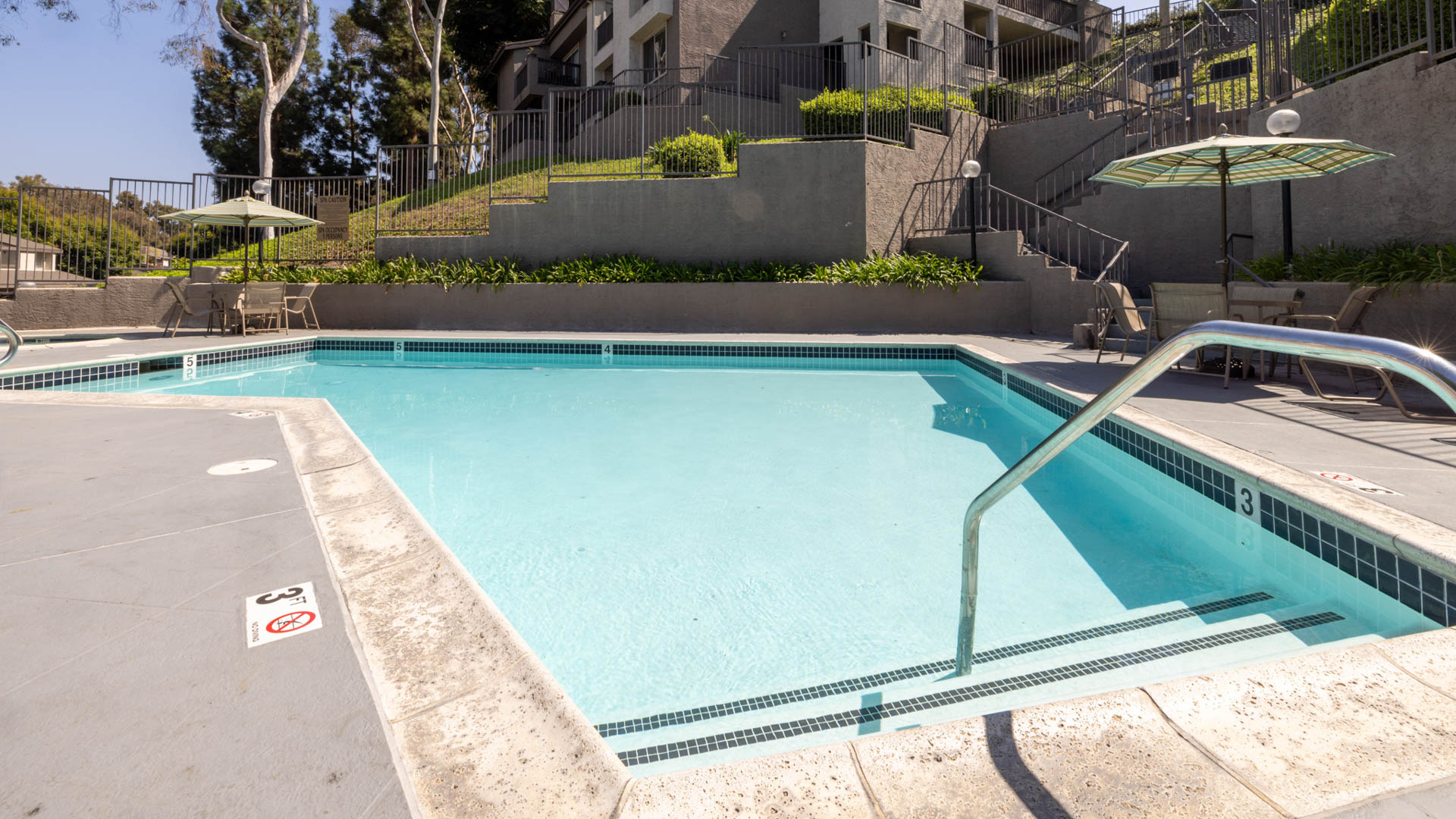 Pool at Hathaway Apartments (1 of 5)