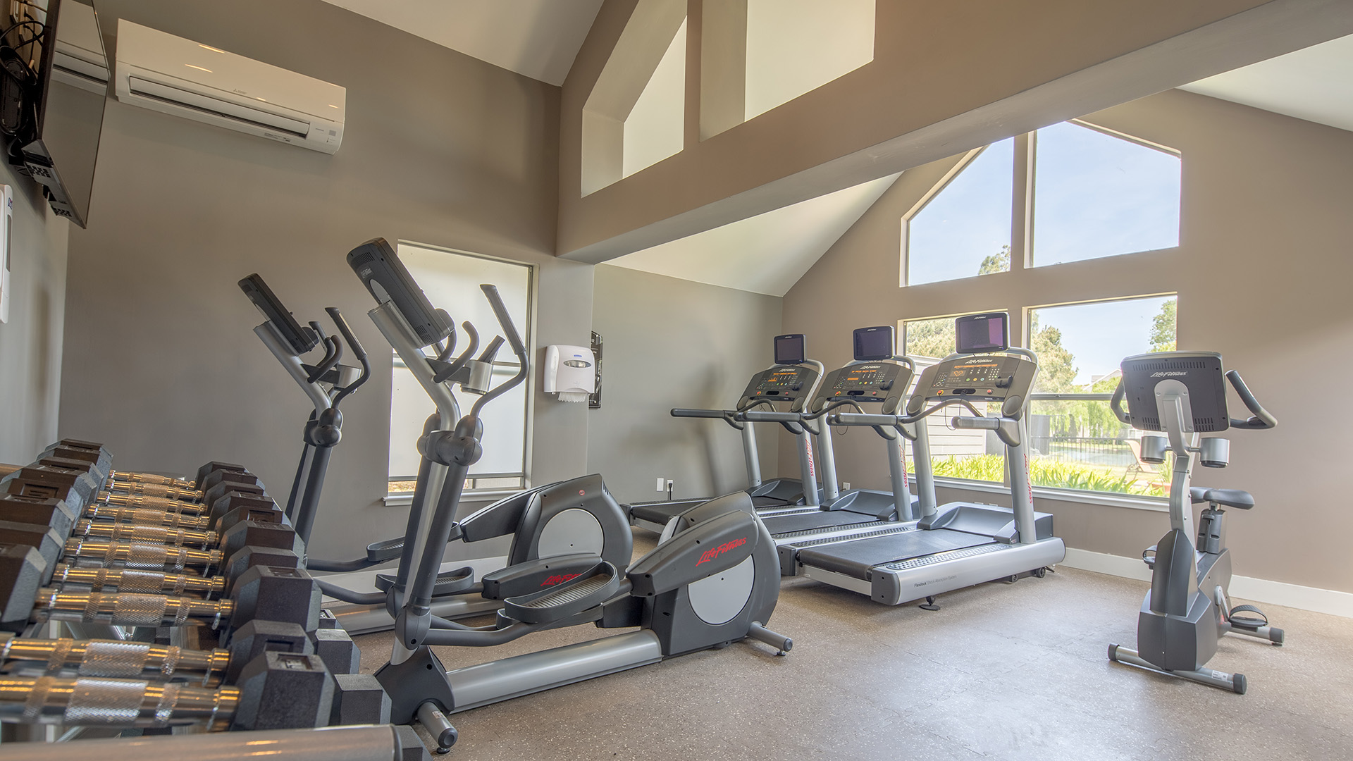 Gym at Lantern Cove Apartments