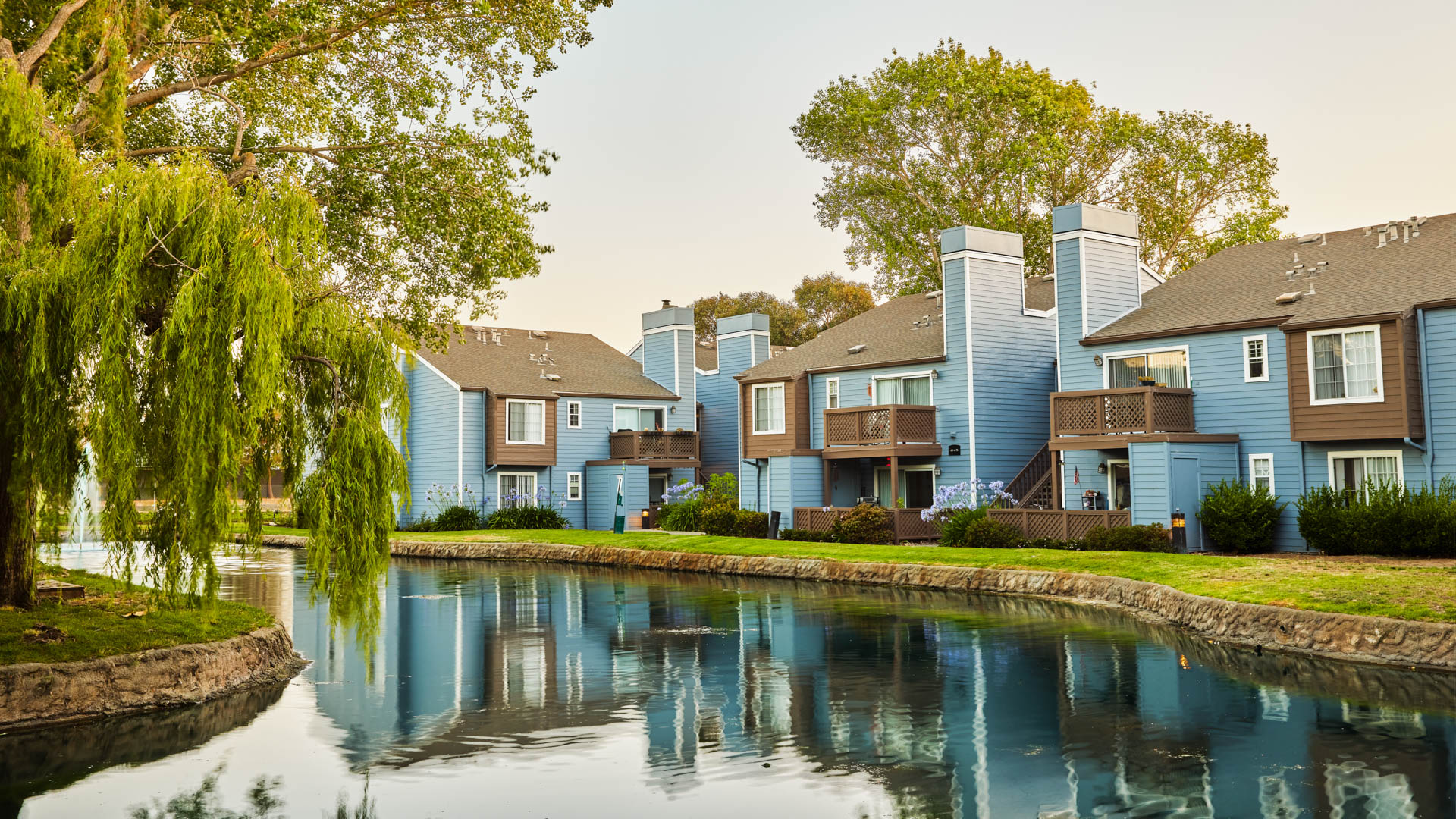 Lantern Cove Apartments 4 of 12