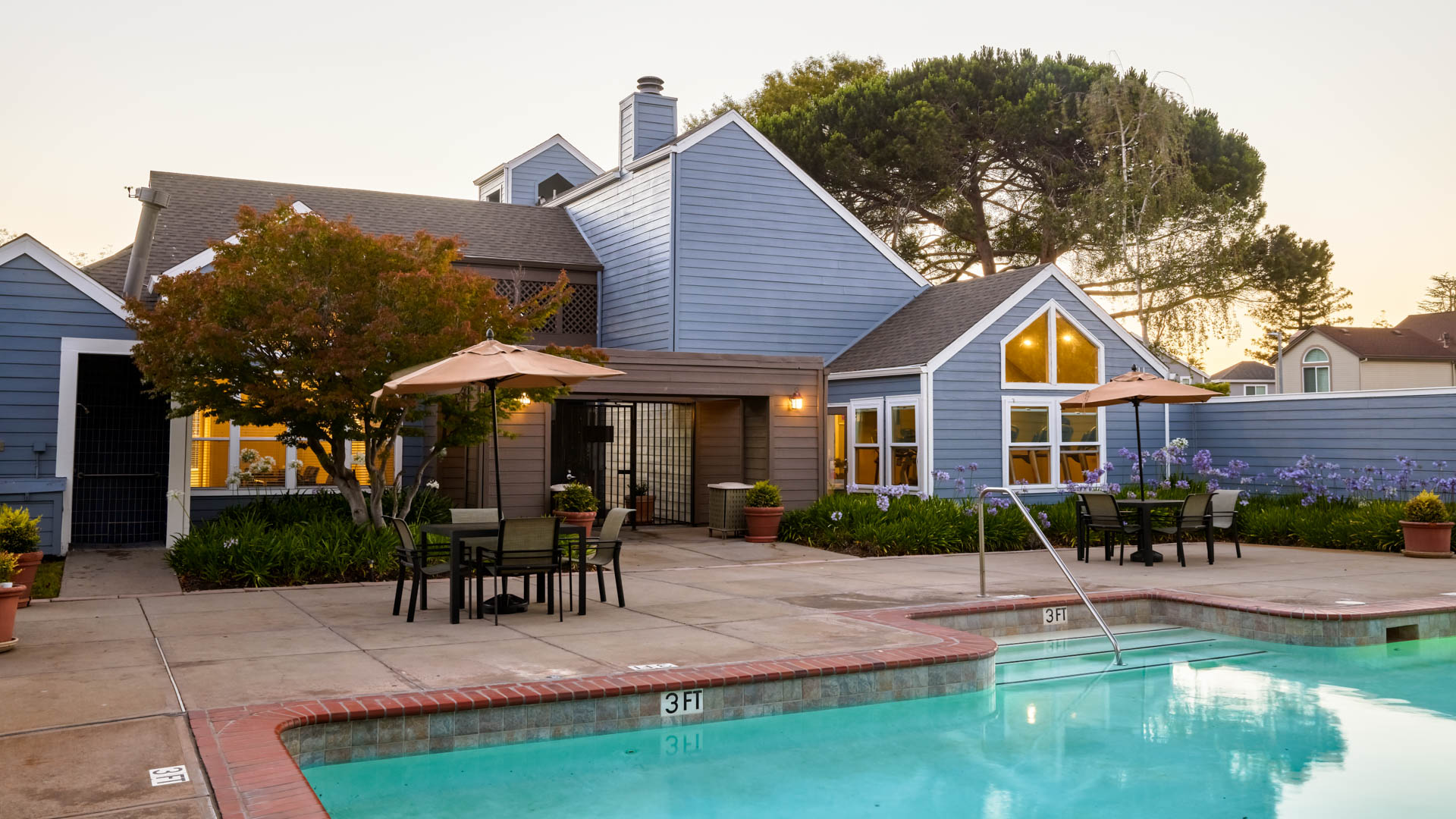 Pool at Lantern Cove Apartments (3 of 4)