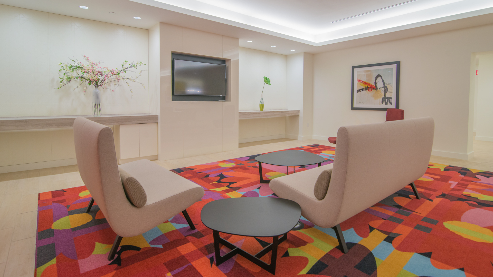 Lounge at The Towers at Longfellow Apartments (4 of 6)