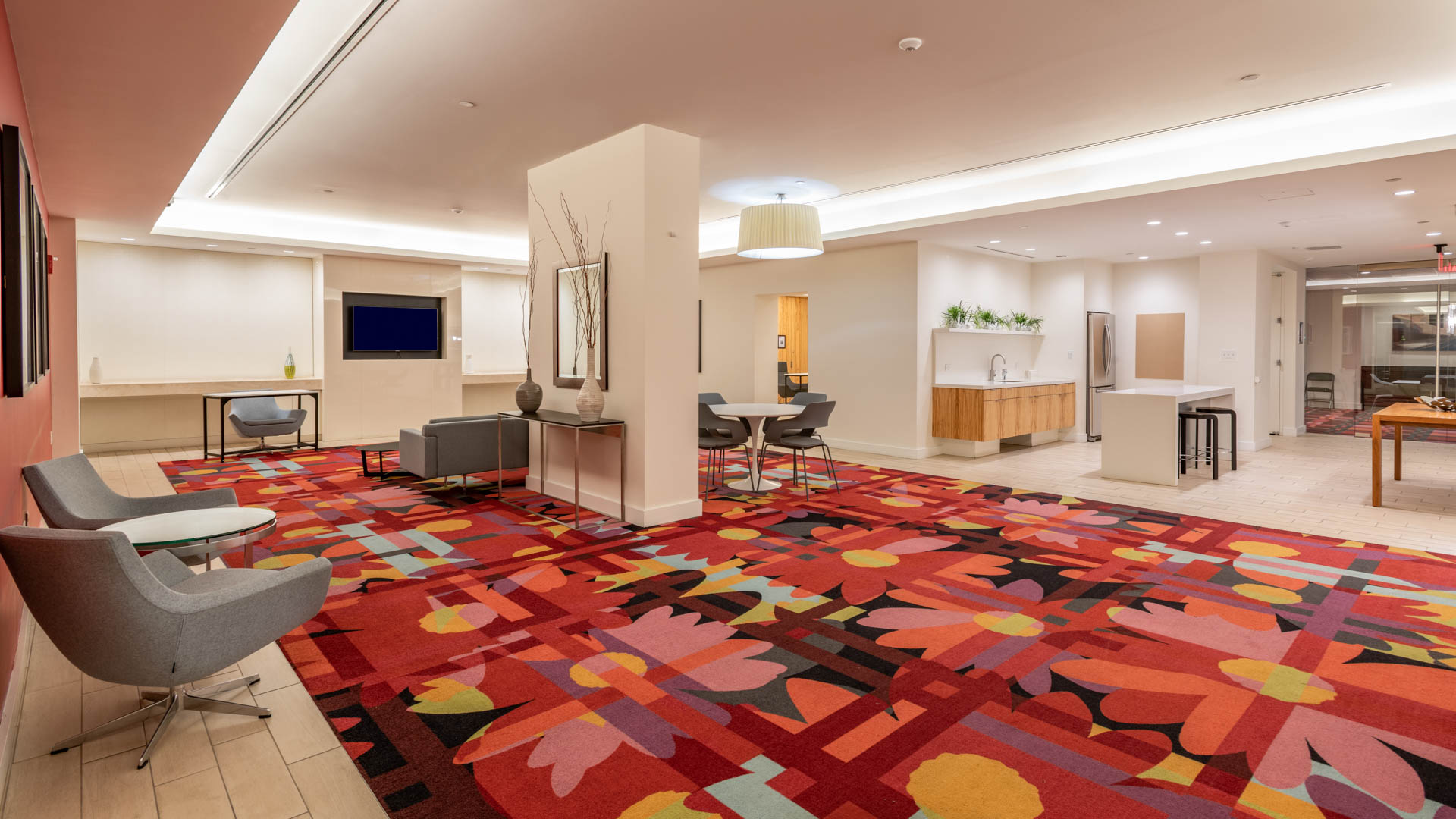 Lounge at The Towers at Longfellow Apartments (2 of 6)