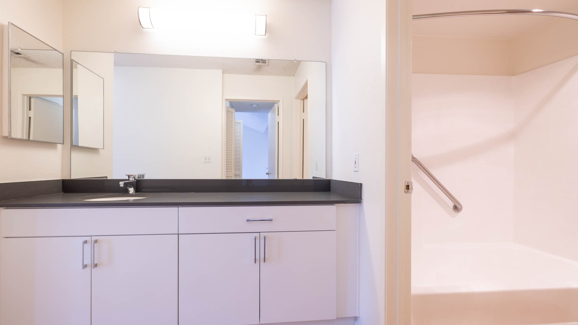Northglen Apartments 7 of 9