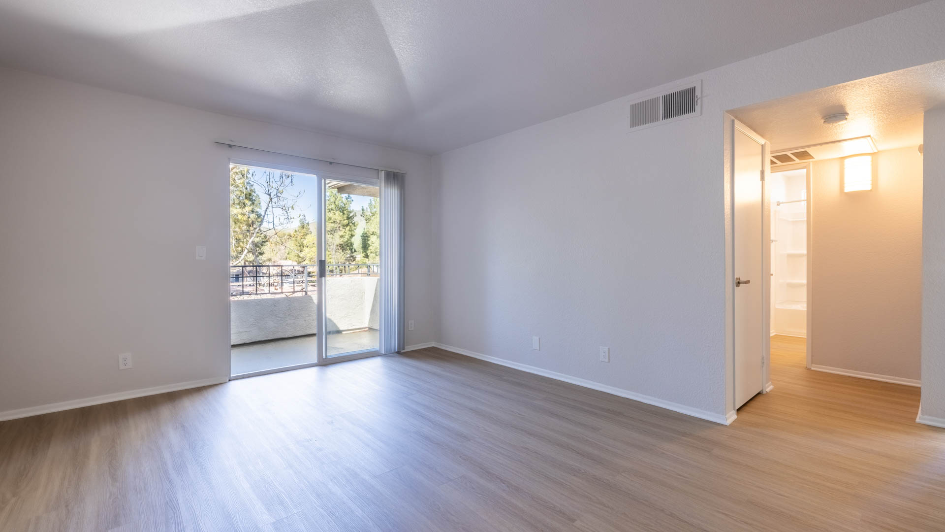 Oak Park Apartment Homes 5 of 11