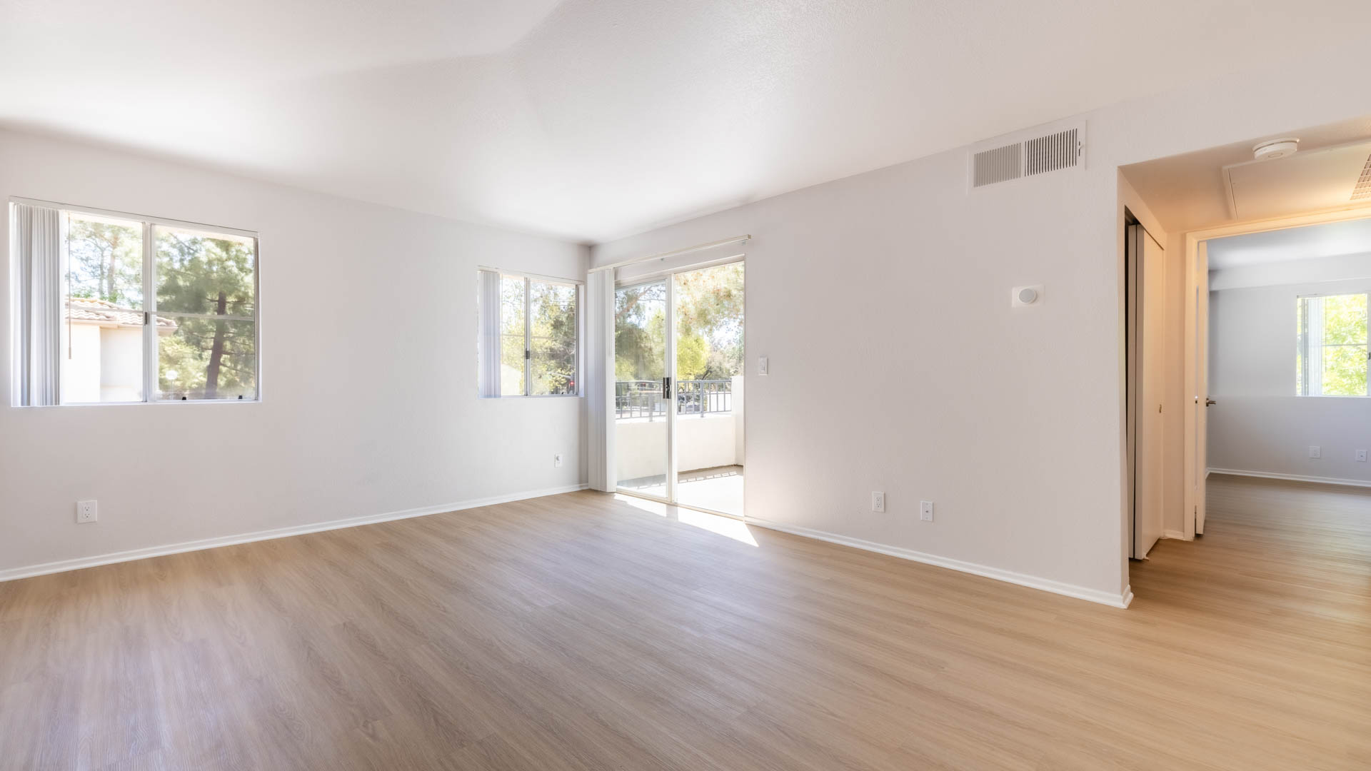 Oak Park Apartment Homes 5 of 8