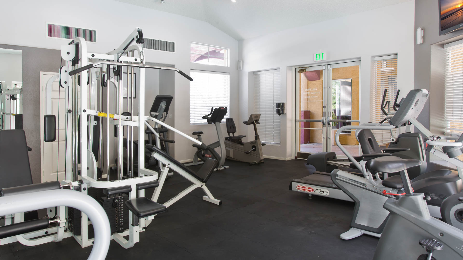 Gym at Oak Park Apartment Homes (2 of 2)