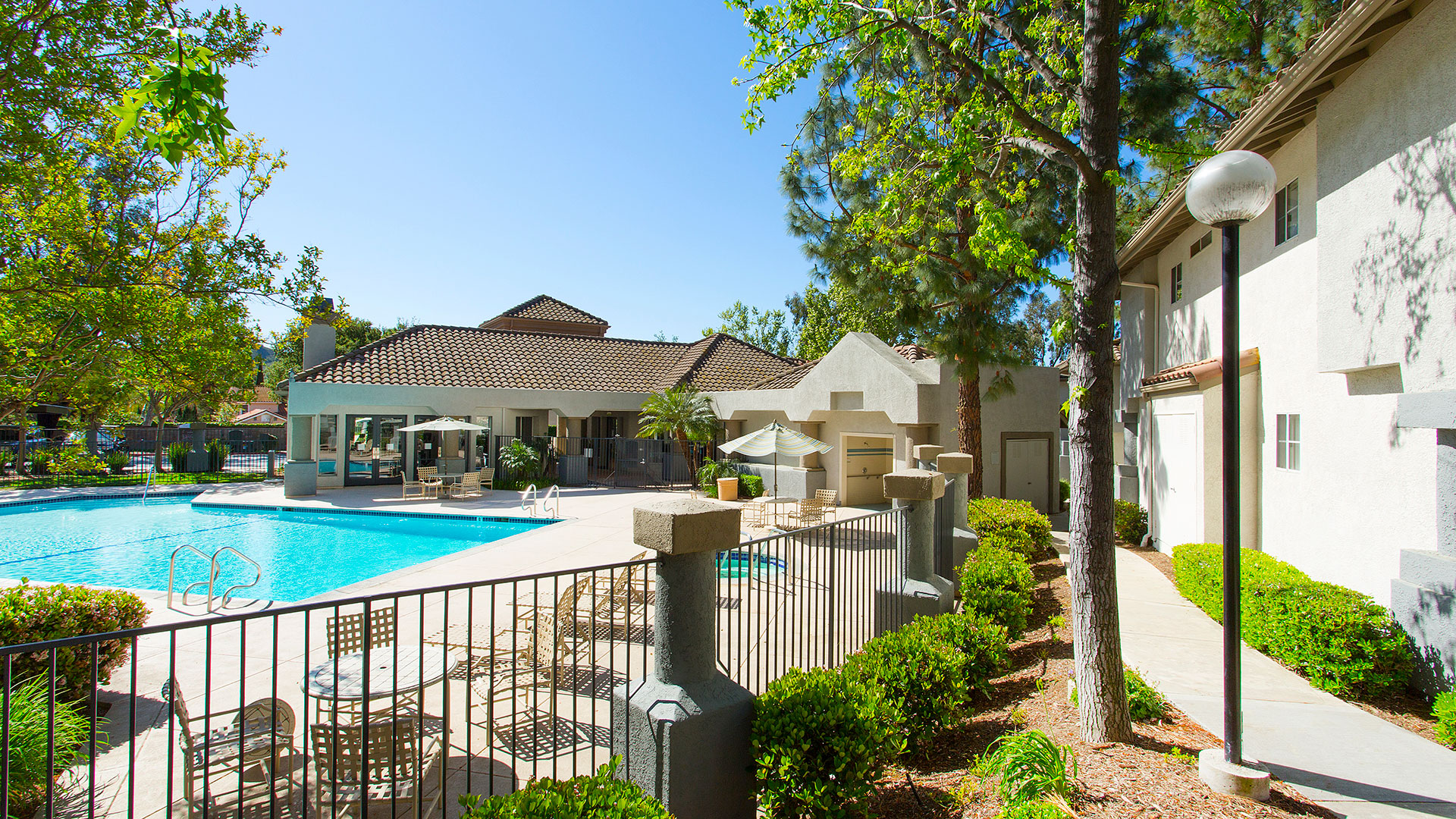 Pool at Oak Park Apartment Homes (1 of 3)