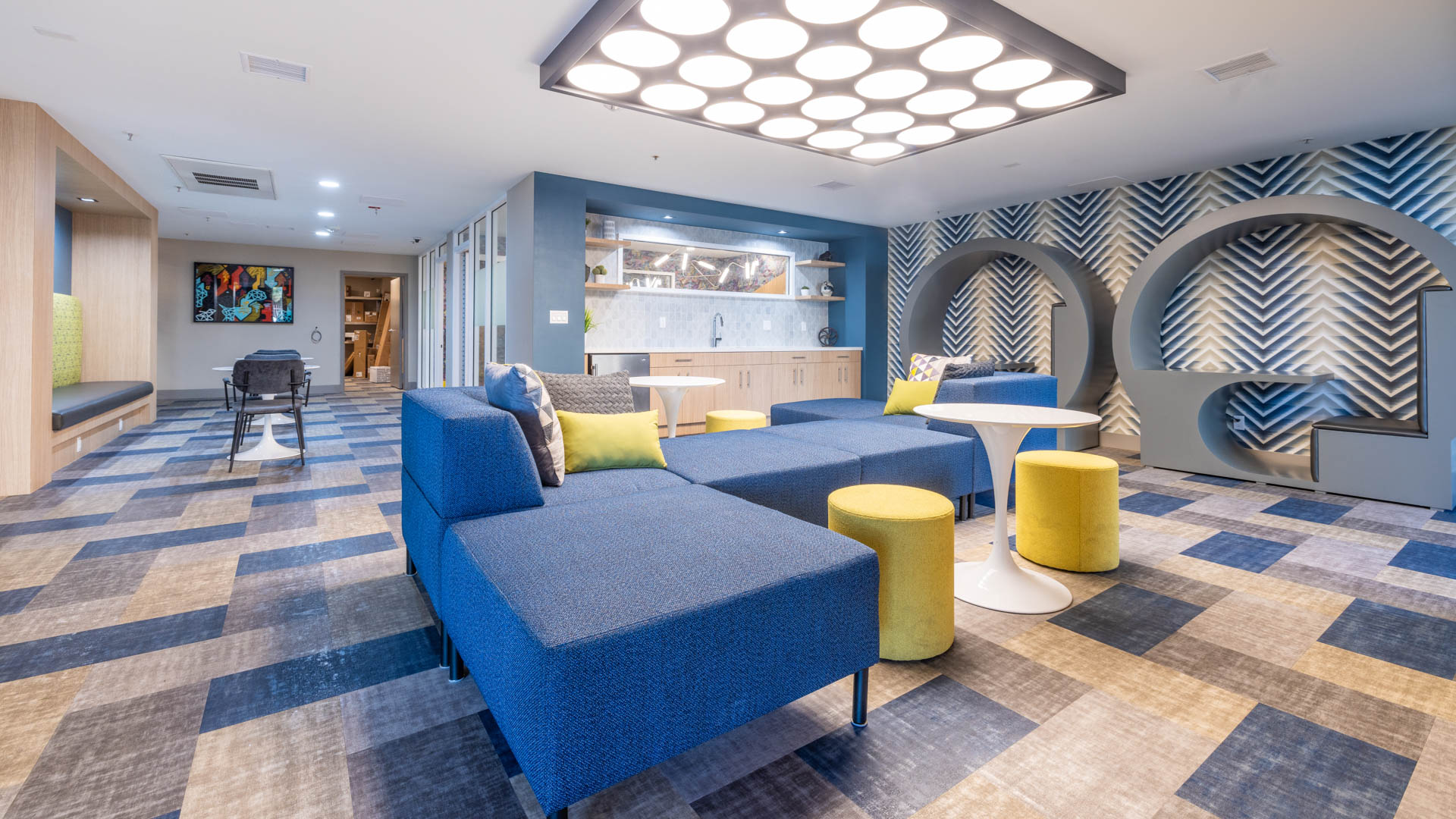 Lounge at Park West Apartments (2 of 3)
