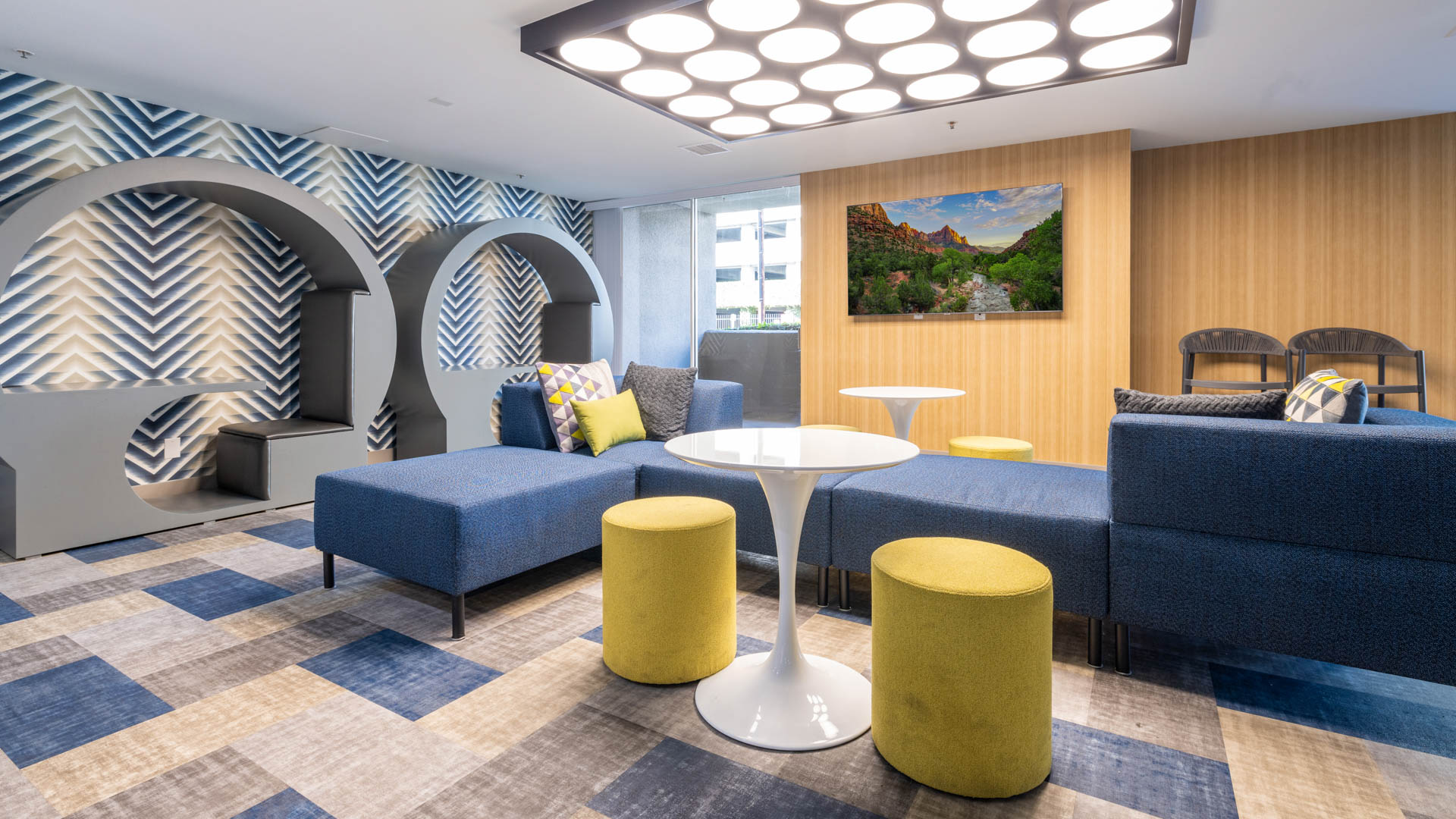 Lounge at Park West Apartments (1 of 3)