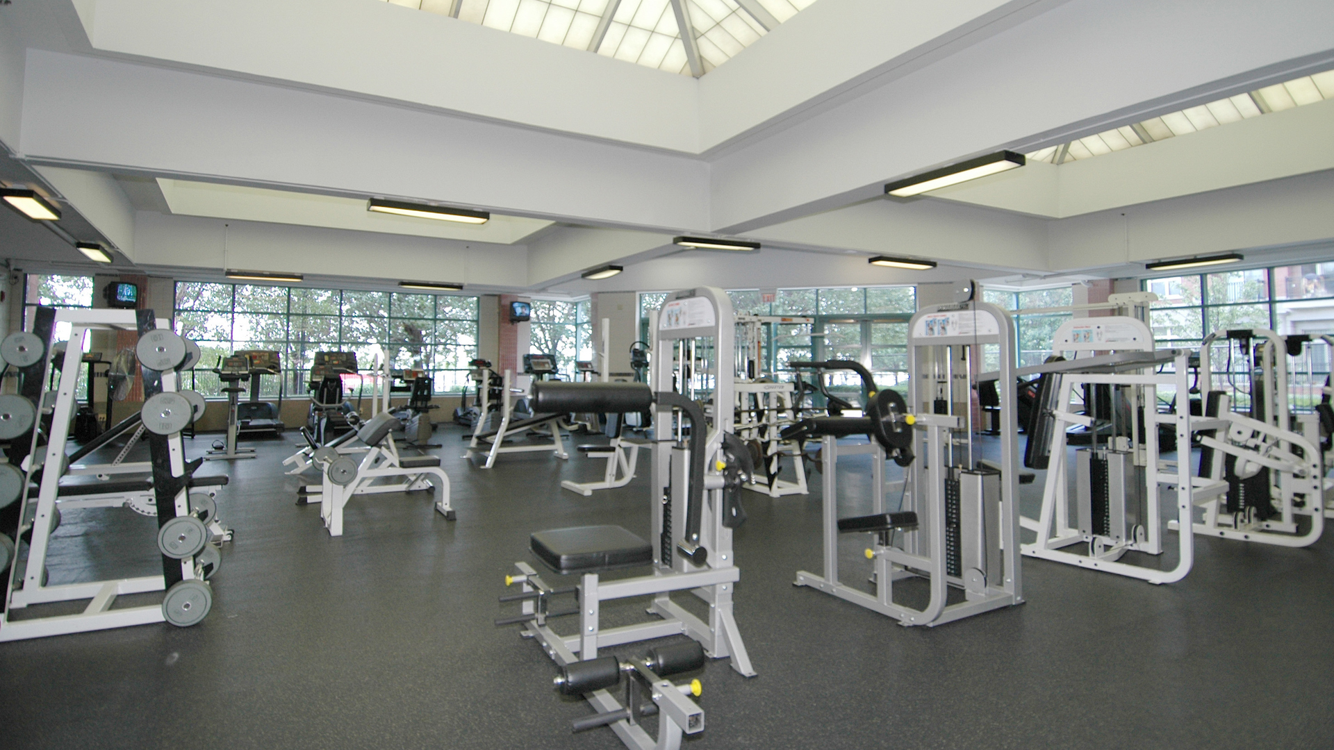 Gym at Portside Towers Apartments (3 of 4)
