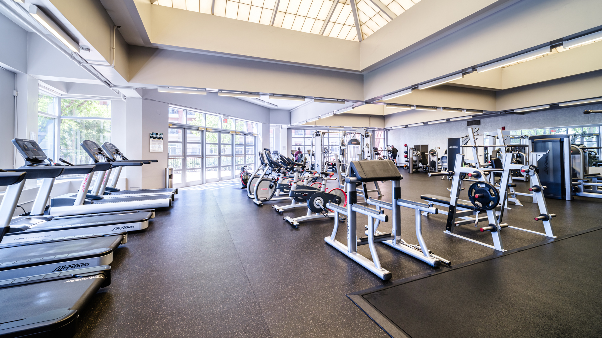 Gym at Portside Towers Apartments (1 of 4)