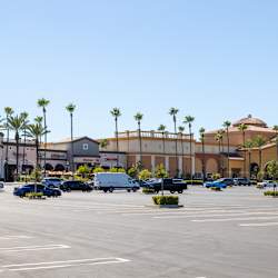 Vista Del Lago Apartments - Neighborhood