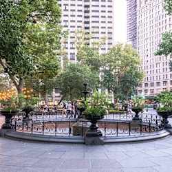 777 6th Avenue Apartments - Neighborhood
