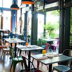 Chloe Apartments - Neighborhood Dining