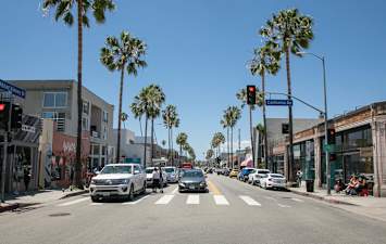Breakwater at Marina del Rey Apartments - Neighborhood