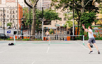 300 East 39th Apartments - Neighborhood 