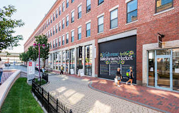 Girard Apartments - Neighborhood