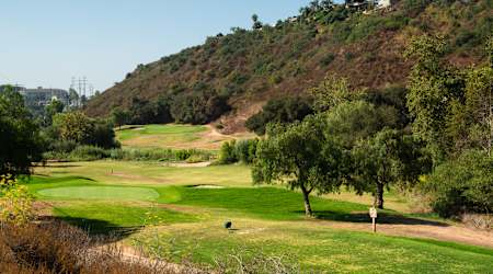 Canyon Ridge Apartments - Nearby Golf