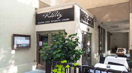 Carlyle Mill Apartments - Swamp Fox Road Restaurant 