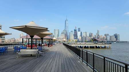 The Pier Apartments - Neighborhood