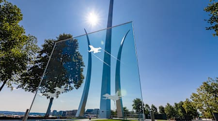 2201 Pershing Apartments - Sightseeing