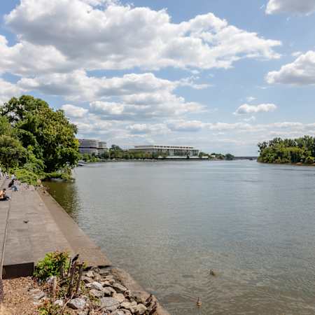 Sheffield Court Apartments - Waterfront Activities