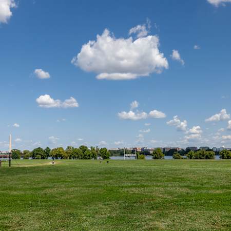 2201 Pershing Apartments - Outdoor Activities