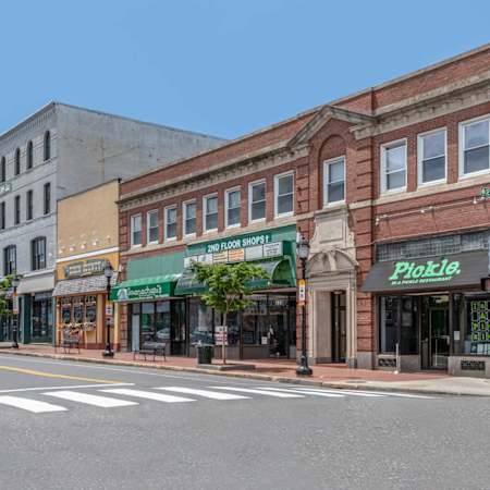 Cronin's Landing Apartments - Neighborhood 