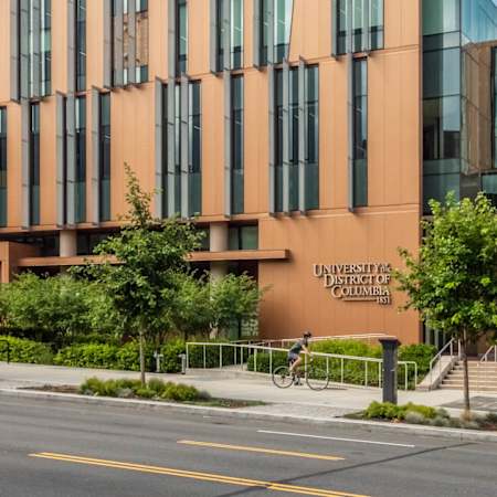 3003 Van Ness Apartments - Neighborhood 