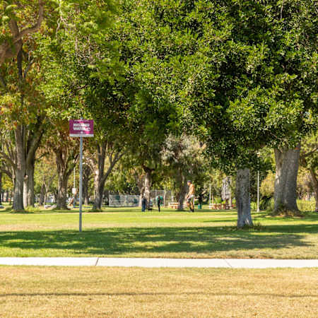 Hathaway Apartments - Neighborhood 