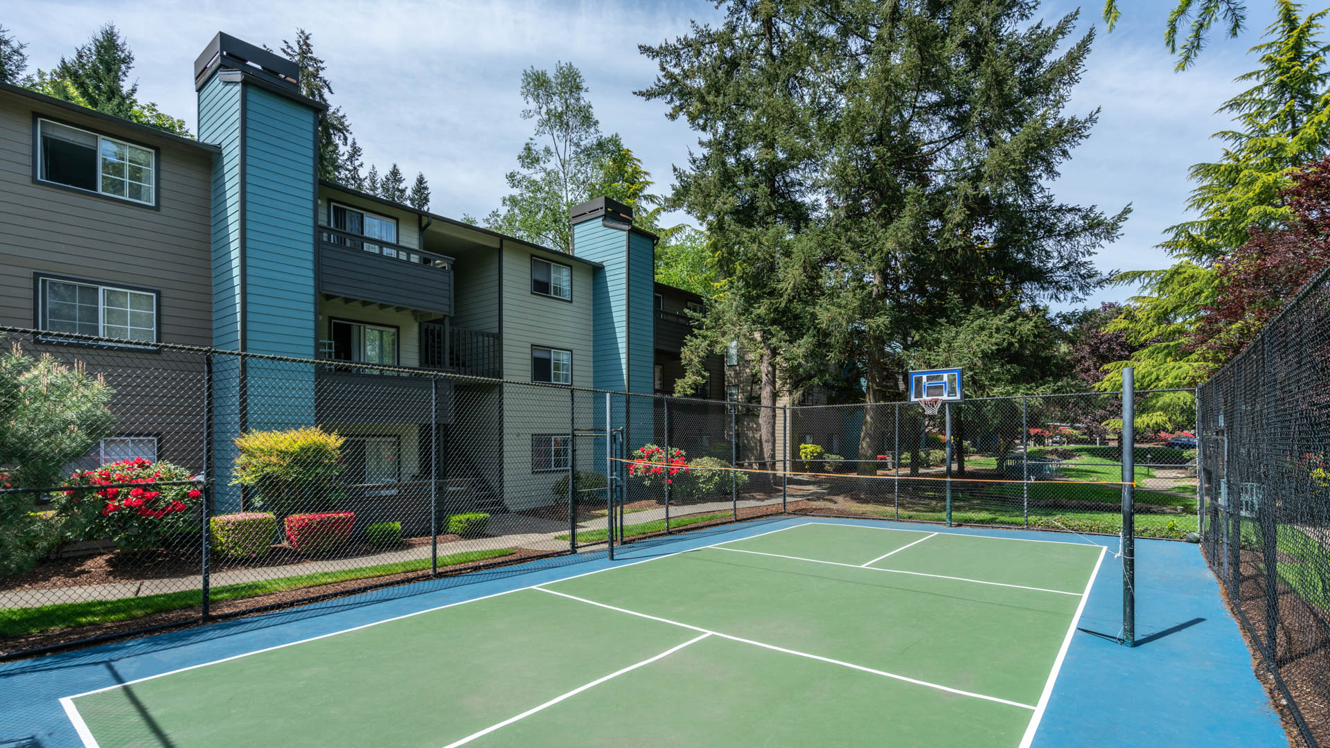 Surrey Downs Apartments In Factoria 13035 S E 26th