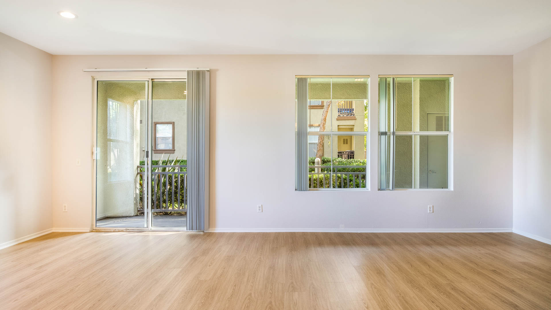 The Oaks Apartments Santa Clarita 27105 Silver Oak Lane