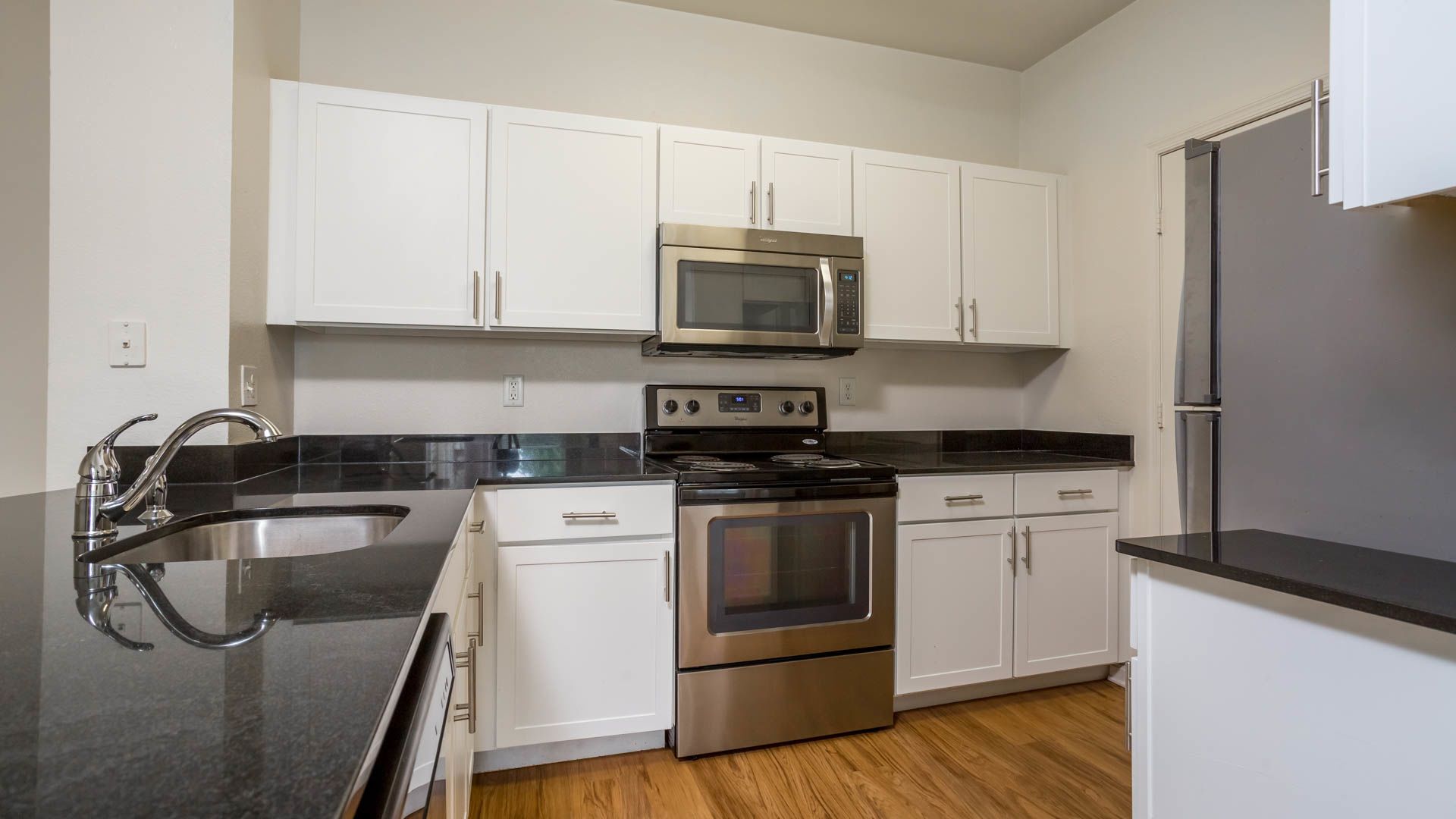 Carlyle Mill Apartments in Old Town Alexandria - 2201 Mill ...