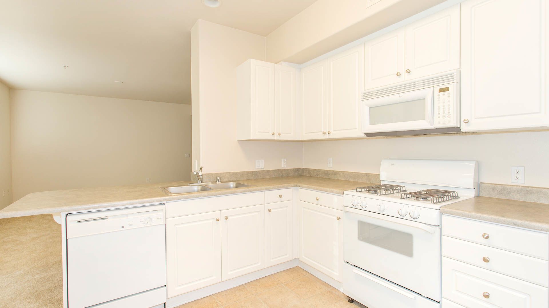 Bella Vista At Warner Ridge Apartments Woodland Hills 6150 De Soto