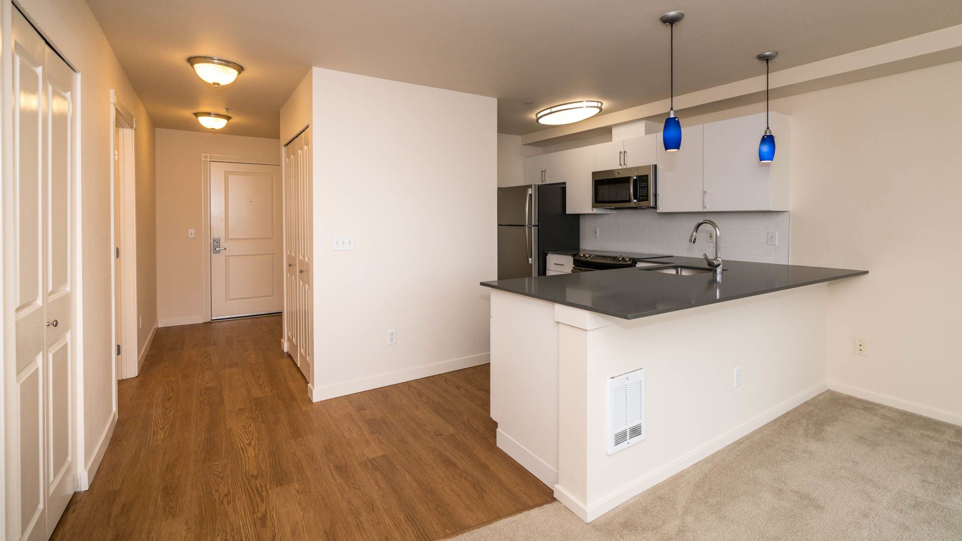 Metro On First Apartments In Lower Queen Anne 215 Avenue Metro On First Apartments