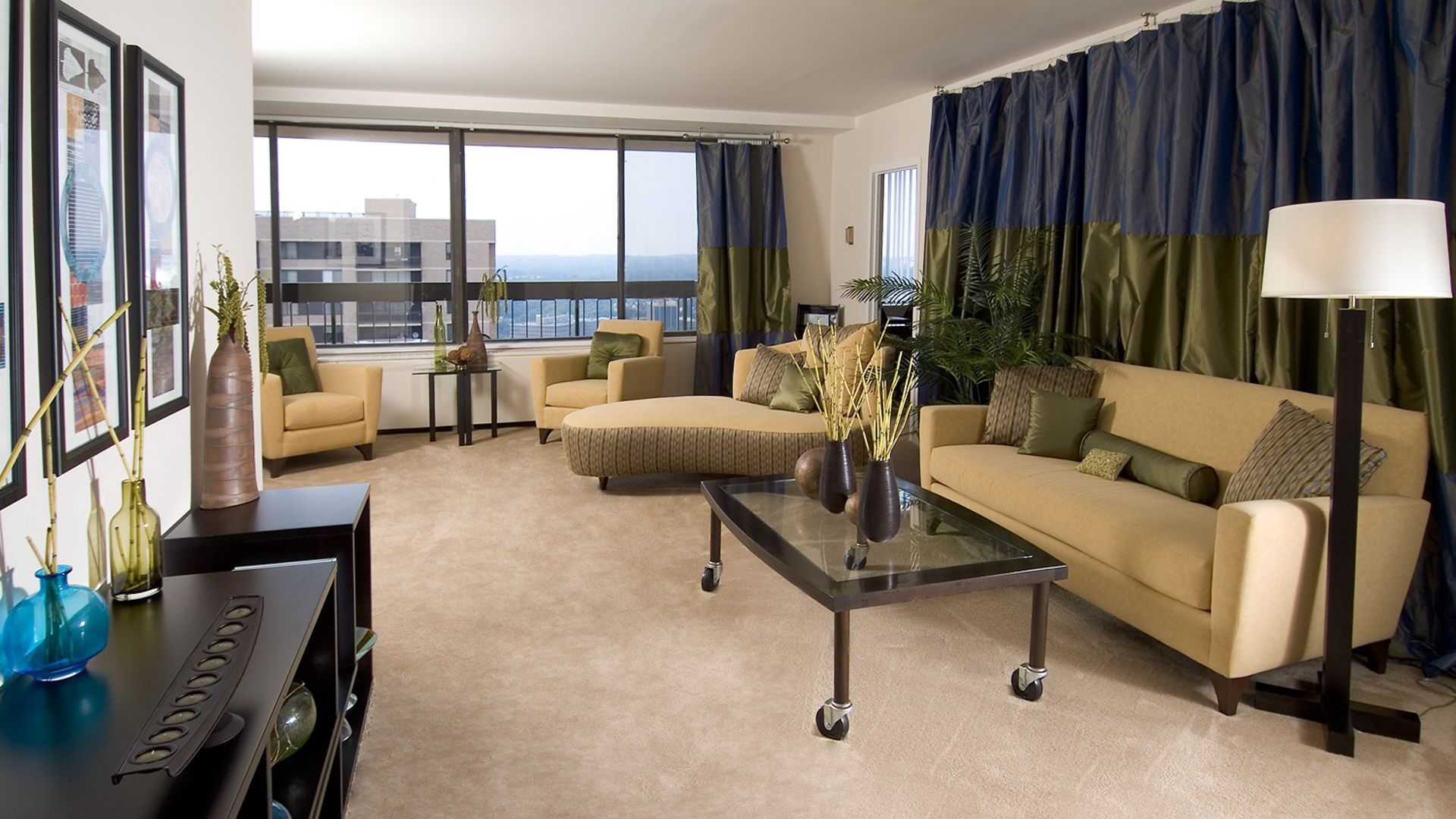 Skyline Towers Apartments in Baileys Crossroads 5599 Seminary Rd