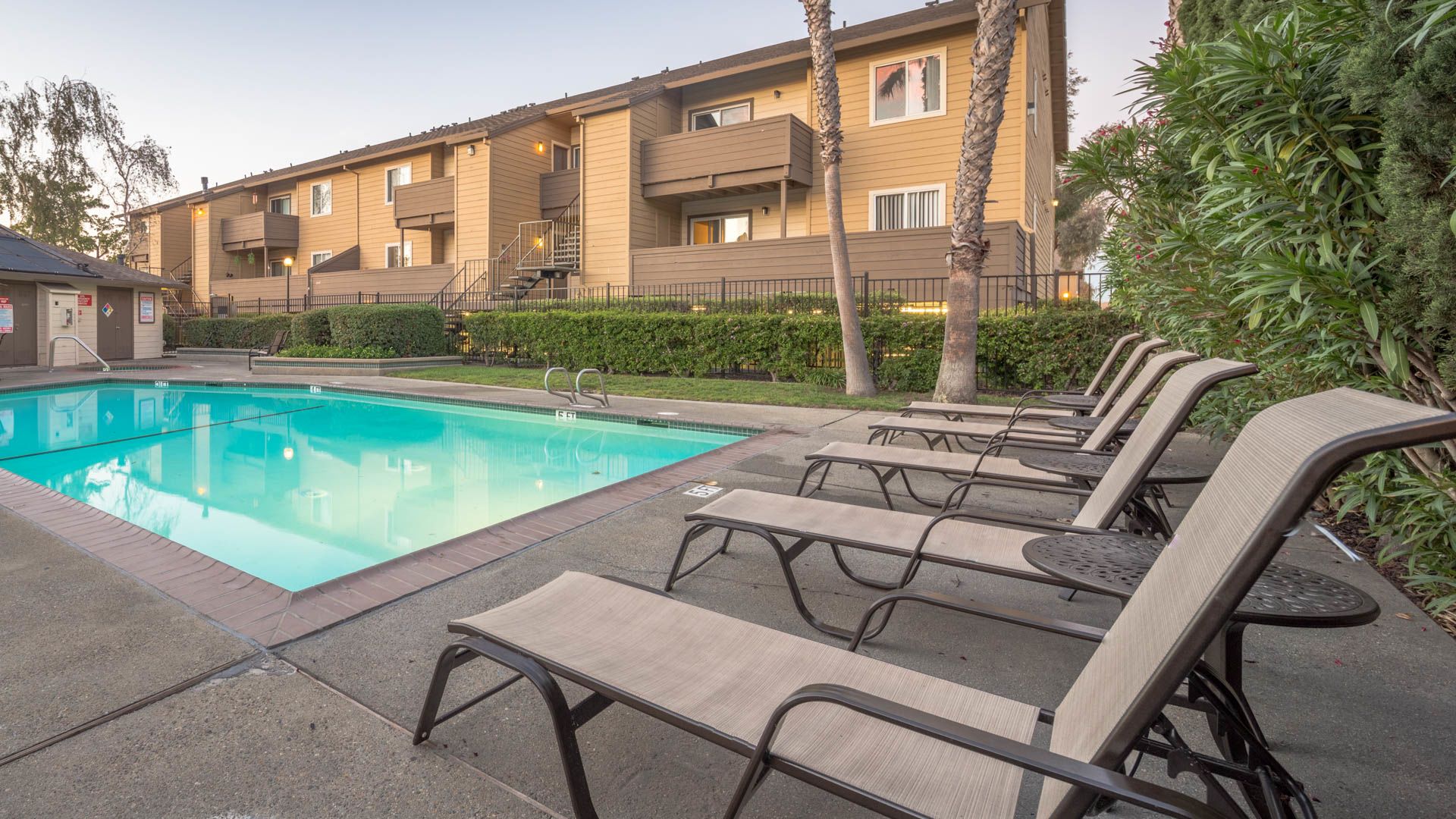 Creekside Apartments In San Mateo