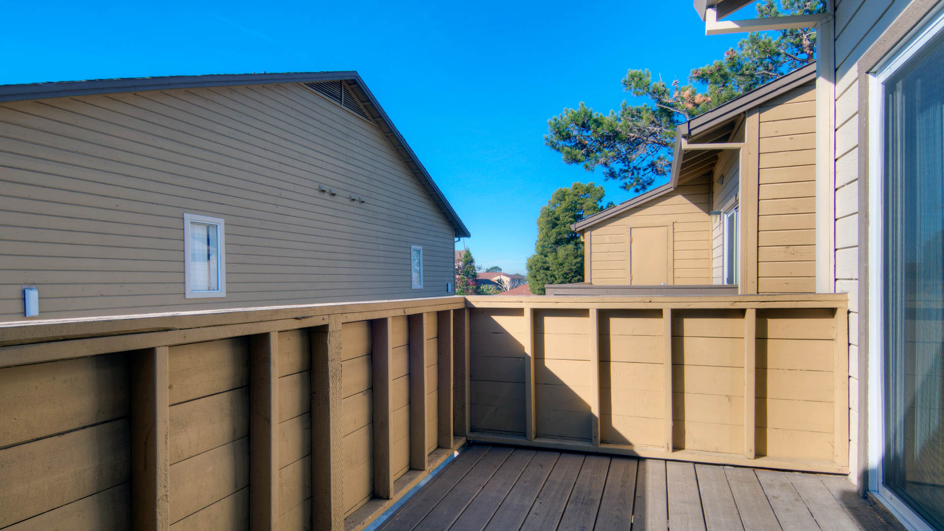 Creekside Apartments San Mateo 1600 E. Third Avenue