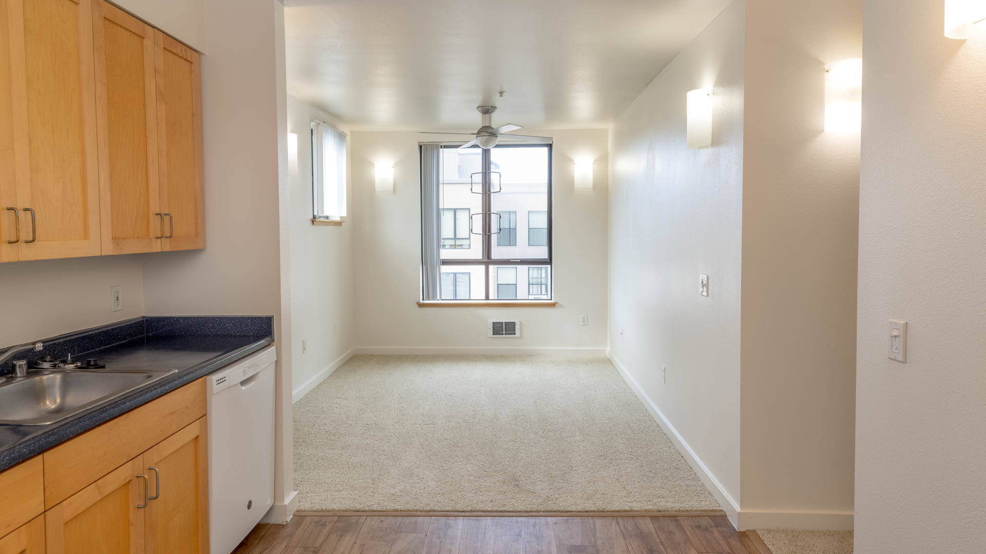 Berkeley Apartments - Acton Courtyard - Living Room
