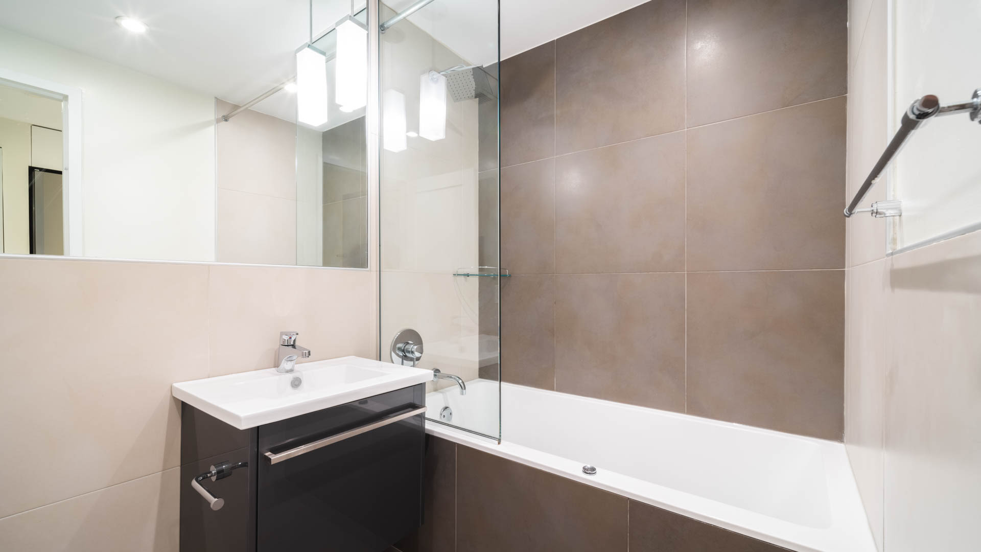Mantena Apartments In Midtown West 431 W 37th Street Equityapartments Com