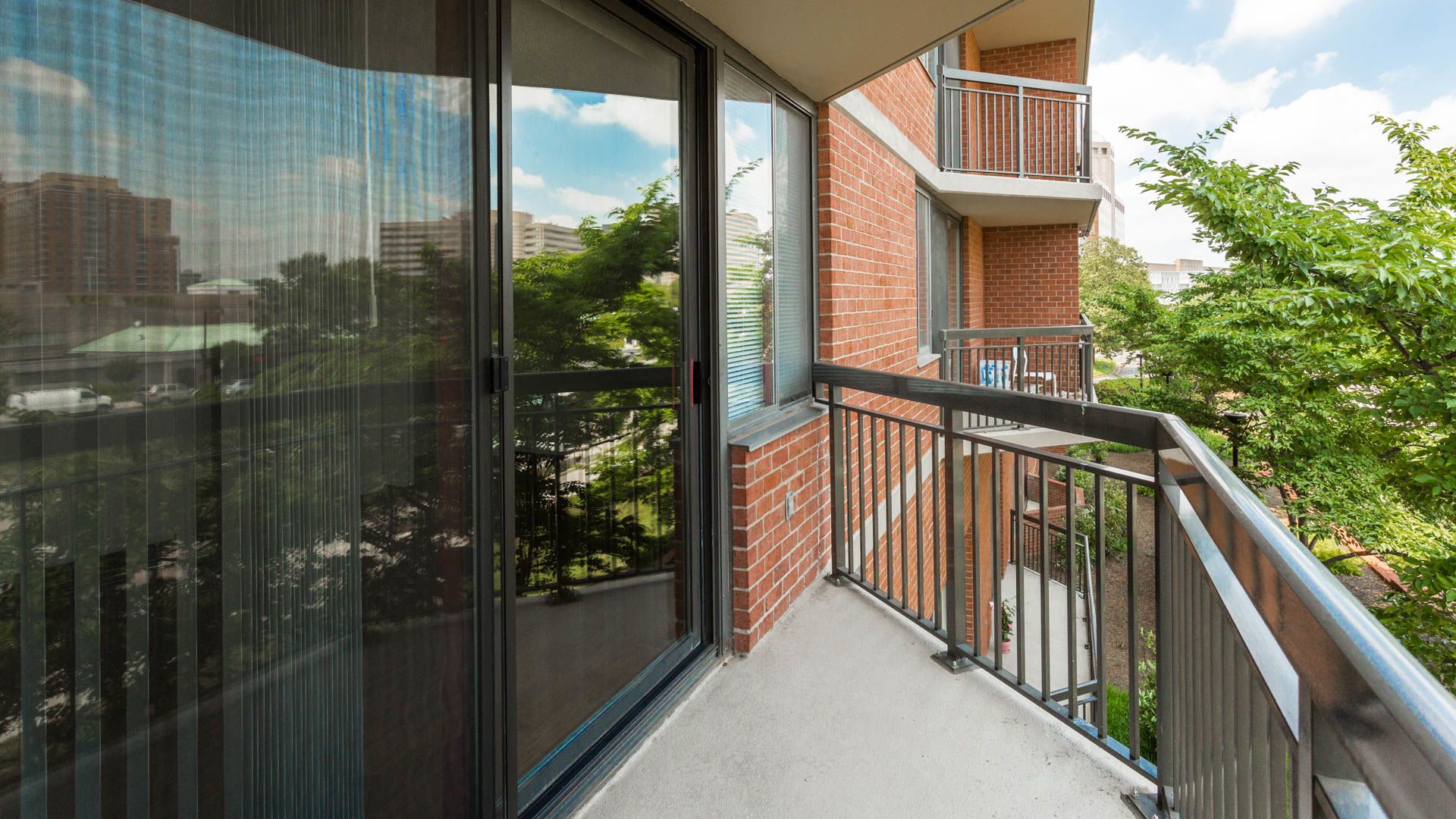 Pentagon Row Apartments Crystal Arlington Rent Virtual Tour Screen