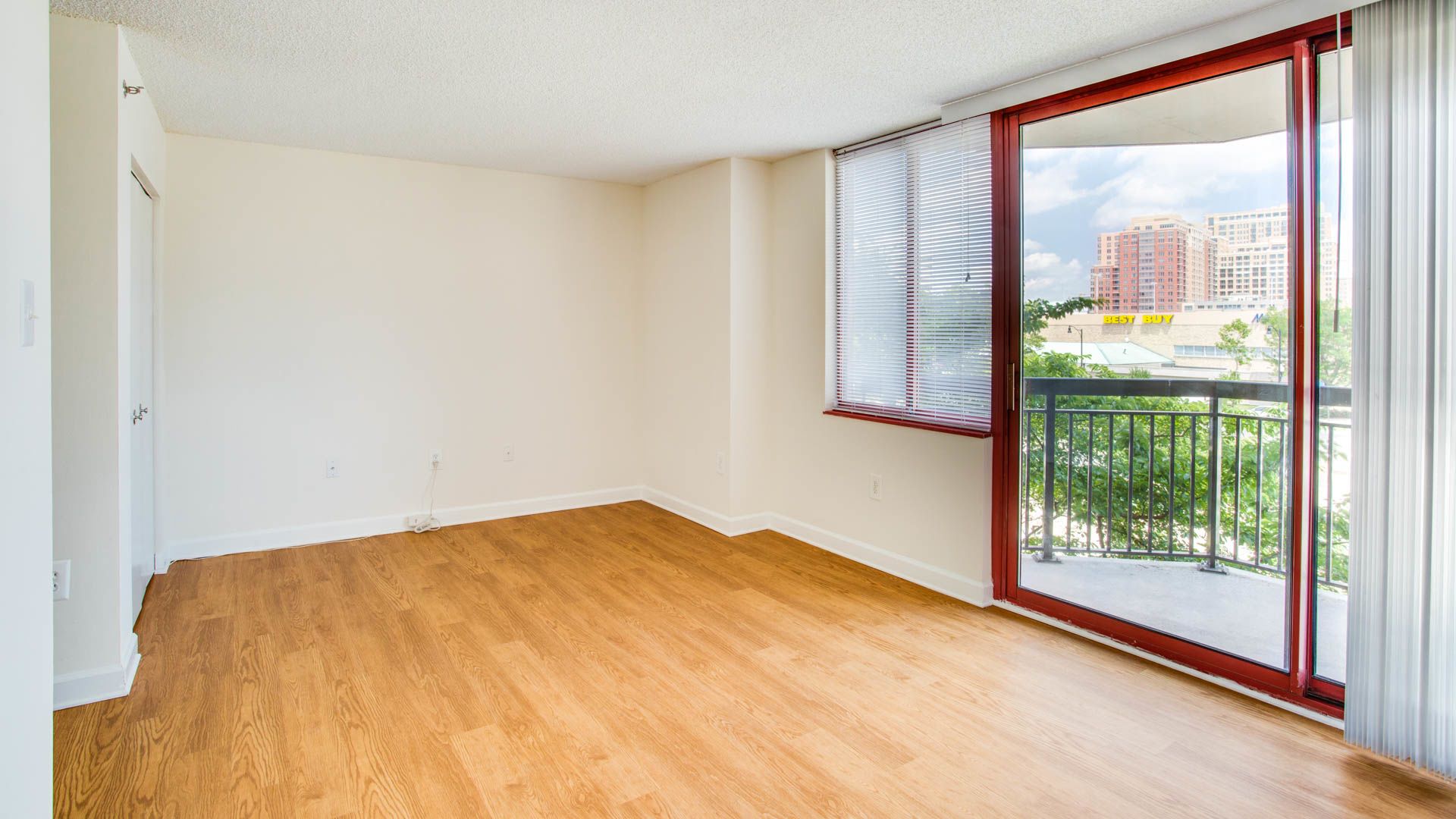 Park at Pentagon Row Apartments in Arlington 801 15th