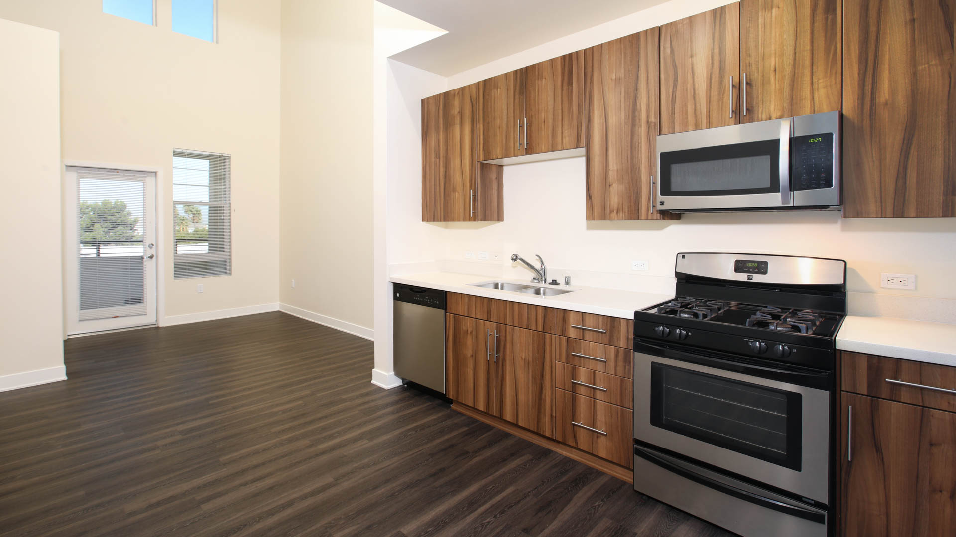 The Kelvin Apartments 2850 Kelvin Avenue Equityapartments Com